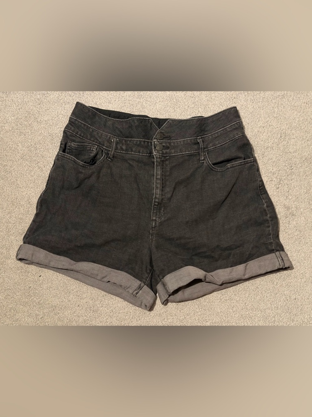 Banana Republic Black High-Waist Rolled Hem Women’s Shorts - Size 14
